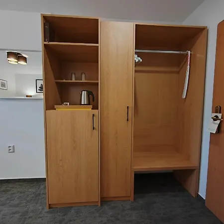 Otel Anton 3*