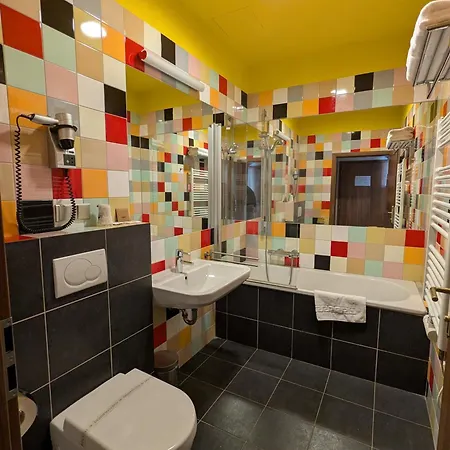 Otel Anton 3*